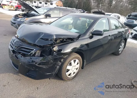 2010 Toyota Camry Le z USA, uszkodzony, nr VIN 4T4BF3EK2AR065351